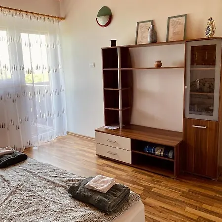 Viztuekoer Apartman Apartment *