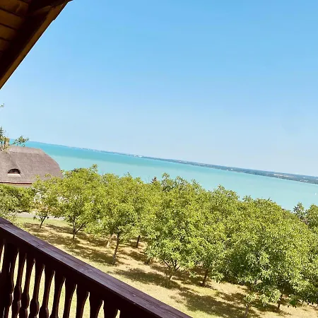 Viztuekoer Apartman Tihany
