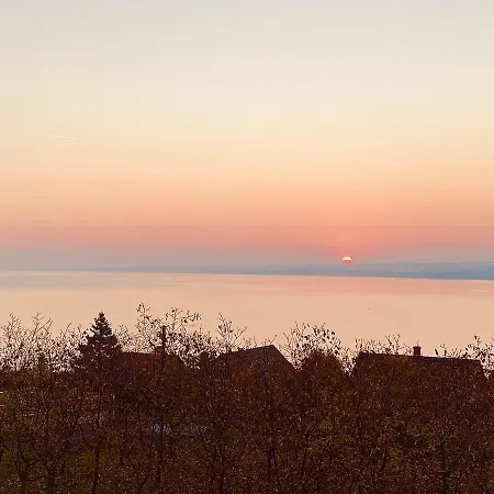 Viztuekoer Apartman Appartamento Tihany